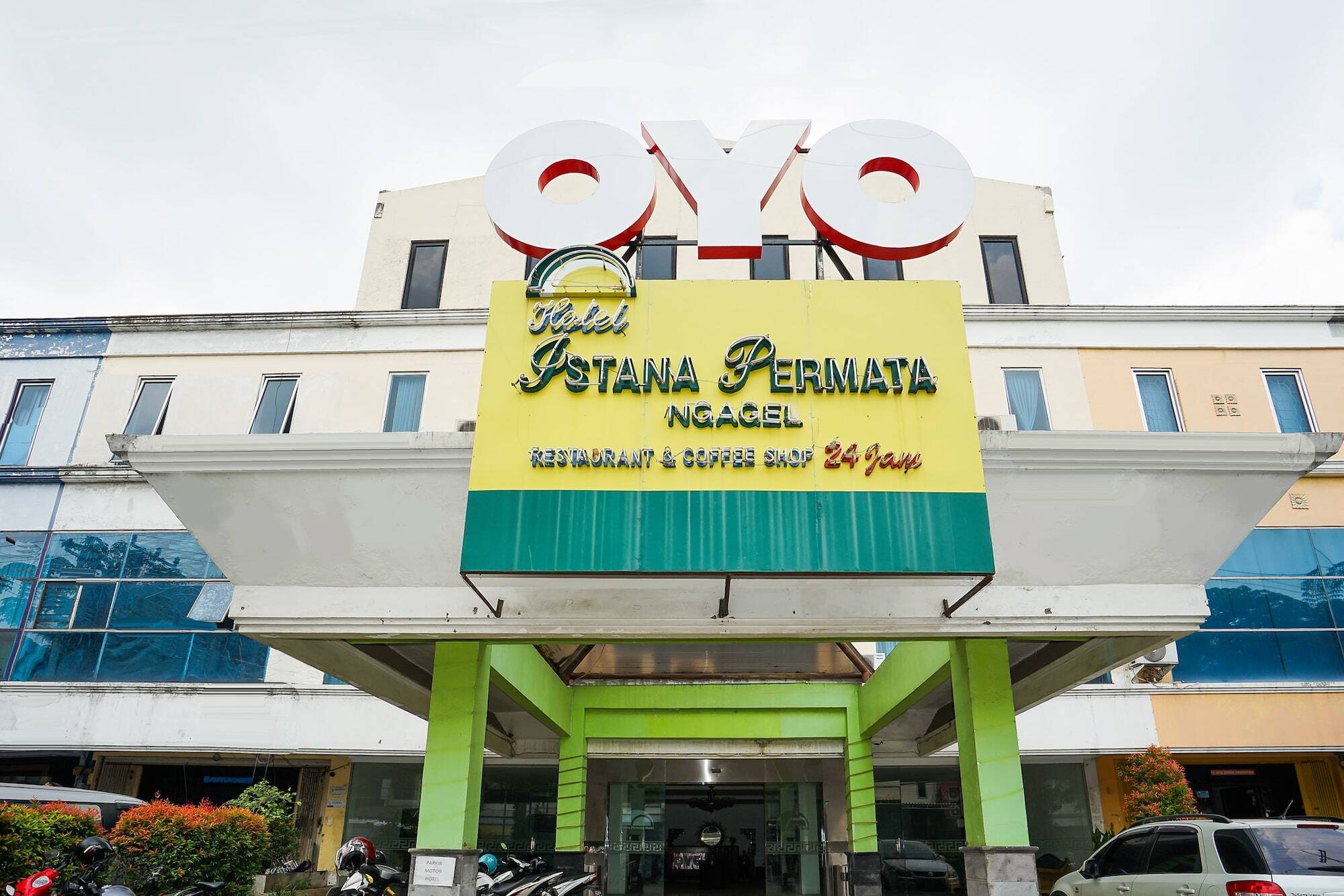 Istana Permata Ngagel Hotel Surabaya Exterior photo