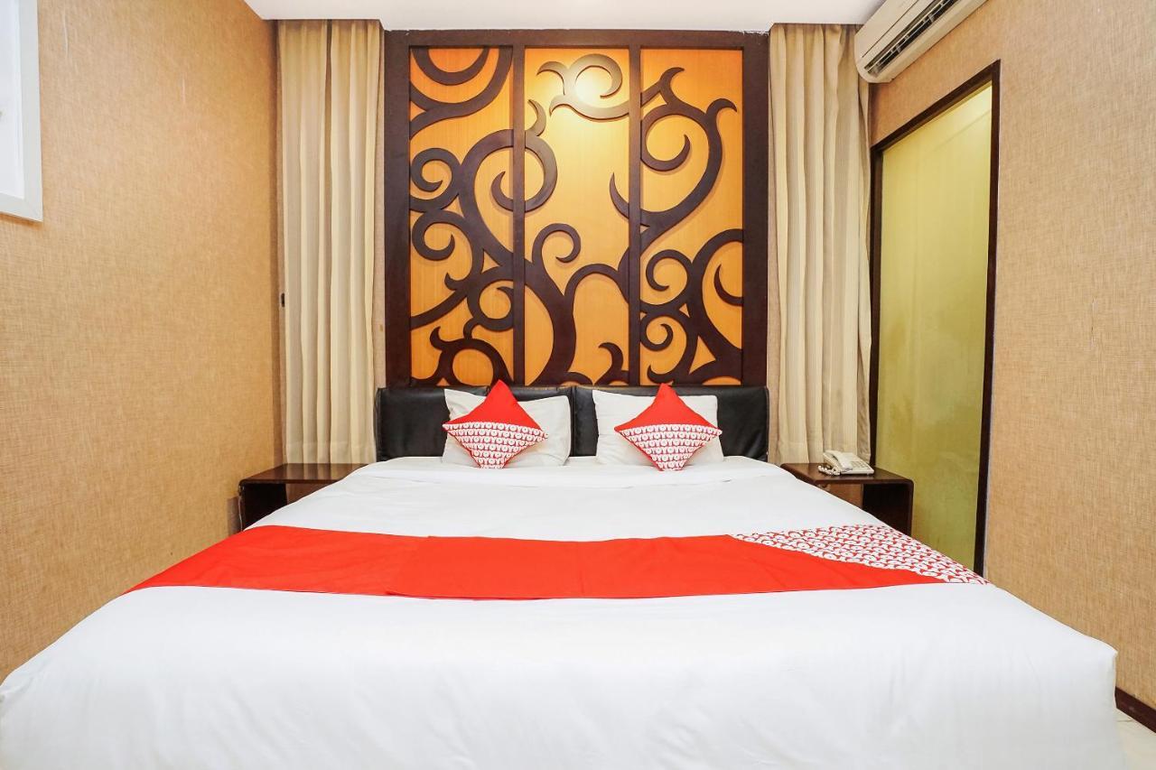 Istana Permata Ngagel Hotel Surabaya Exterior photo
