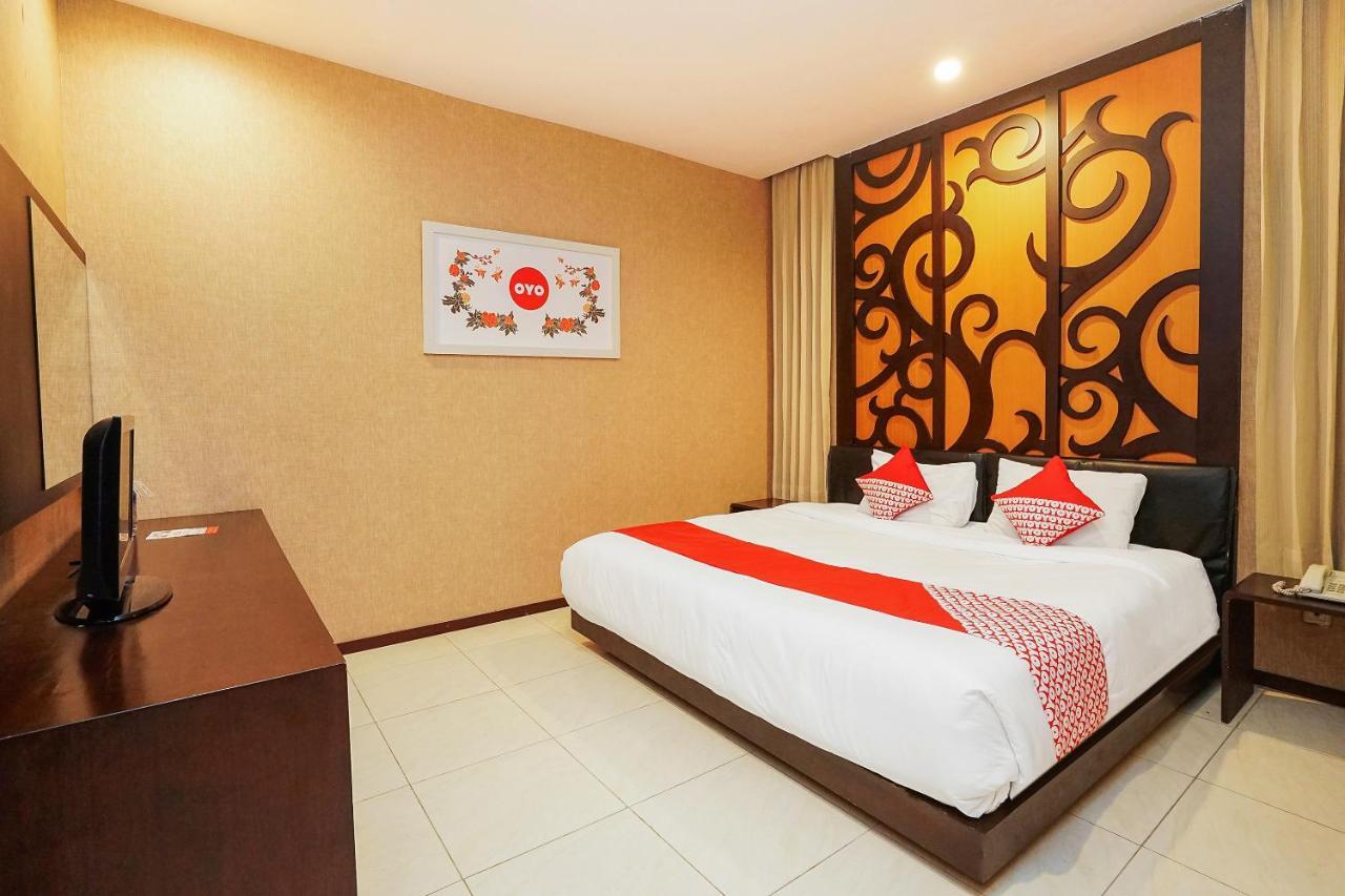 Istana Permata Ngagel Hotel Surabaya Exterior photo